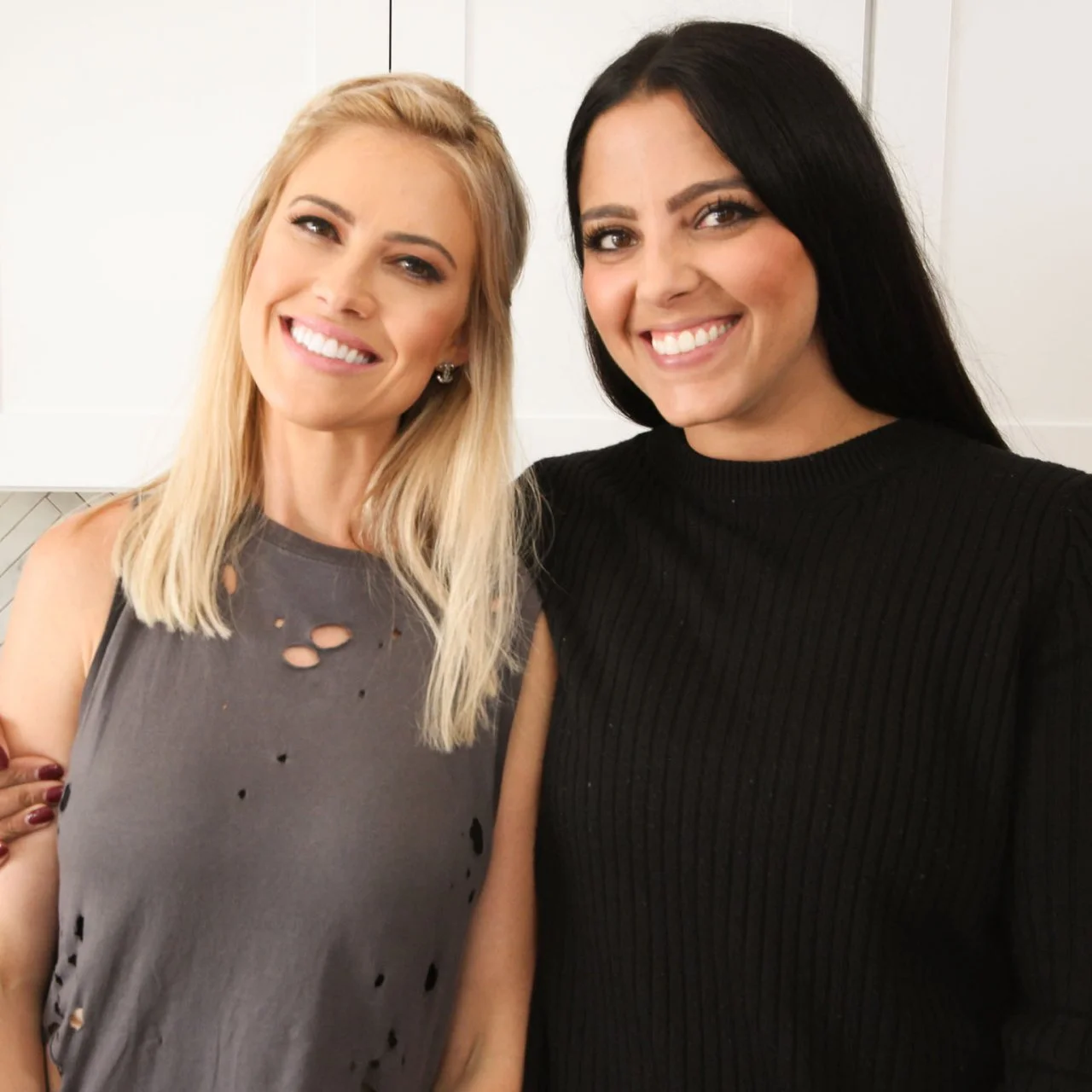 CHRISTINA
ビオフィート マイルドフェイシャルクレンザー　250ml Childhood Best Friends Christina Hall and Cassie (Zebisch